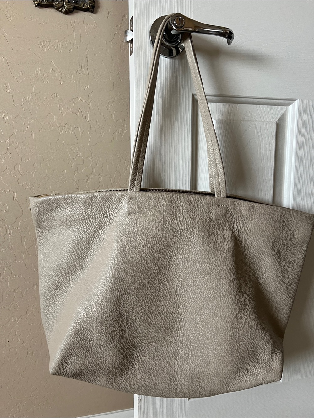 Cuyana Classic Tote Bag - Picture 10 of 13
